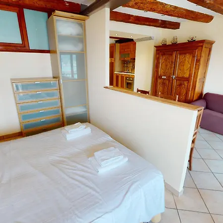 Appartement Loft 2 pièces vue mer dans vieille ville, plages à deux pas - FR-1-196-195